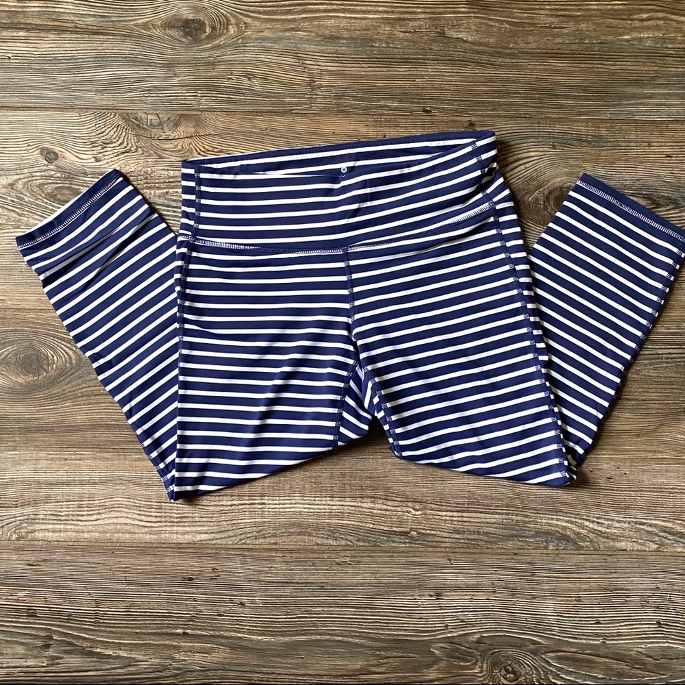 Athleta Stripped Cropped Leggings | M